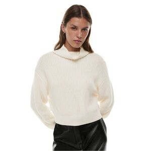 Women’s Ivory Aritzia Montpellier Wool Turtleneck SZ S